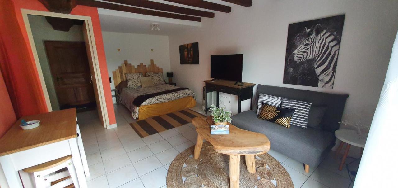 Villa STUDIO PRIVATIF ET SA PISCINE AUX AGAPANTHES DE CROMEL - Le Mont Saint-Michel Extérieur photo